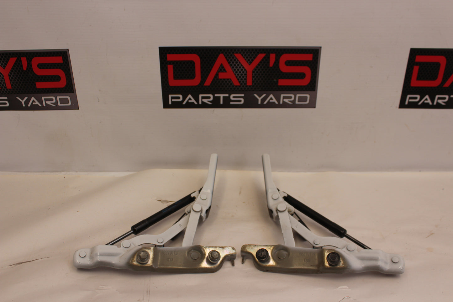 2015 Chevy SS Sedan Trunk Hinges RH & LH 92270114 92270113 OEM