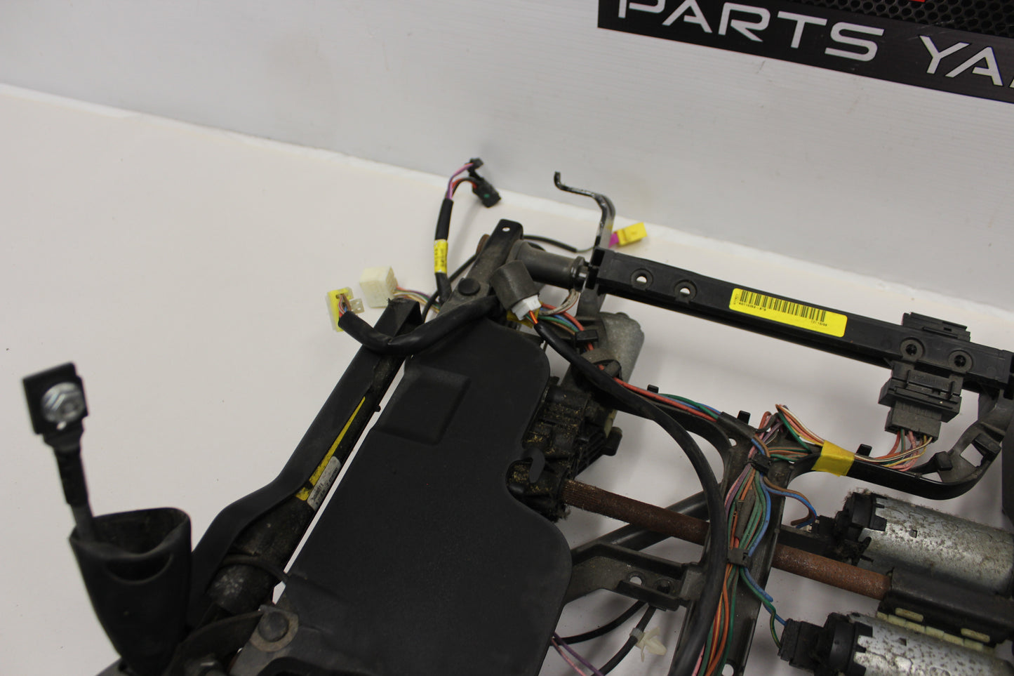 2009 Pontiac G8 GT Front LH Driver Seat Track Electric 81030023 OEM