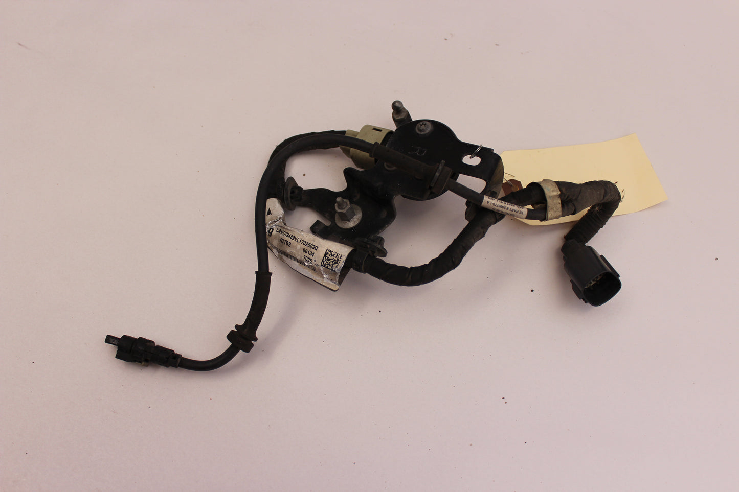 2017 Chevy SS Sedan Front RH & LH Suspension Ride Control Sensors 92279489 92279490 OEM - Day's Parts Yard