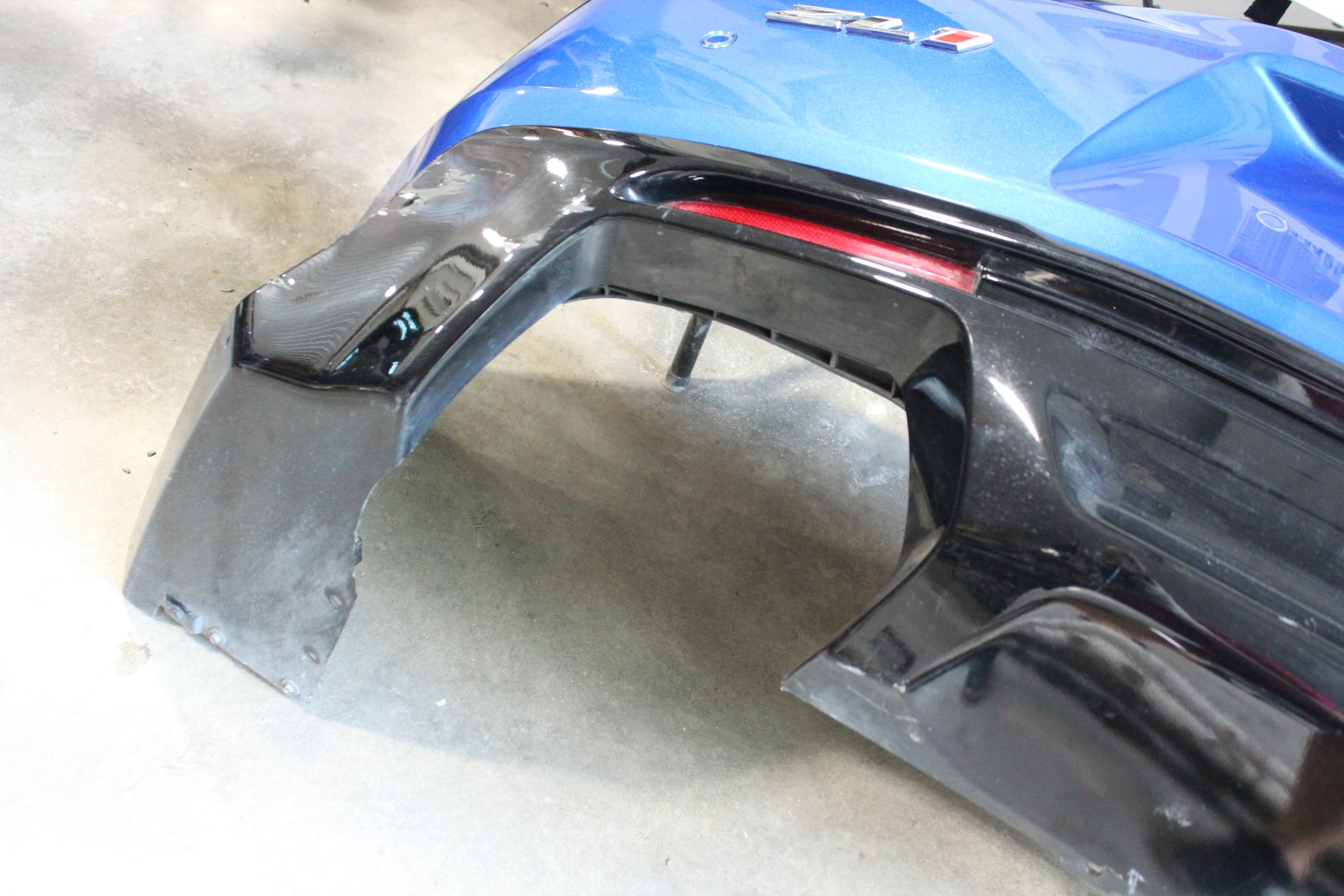2018 Chevy Camaro ZL1 Rear Bumper Assembly w/ Sensors OEM - Day's Parts Yard