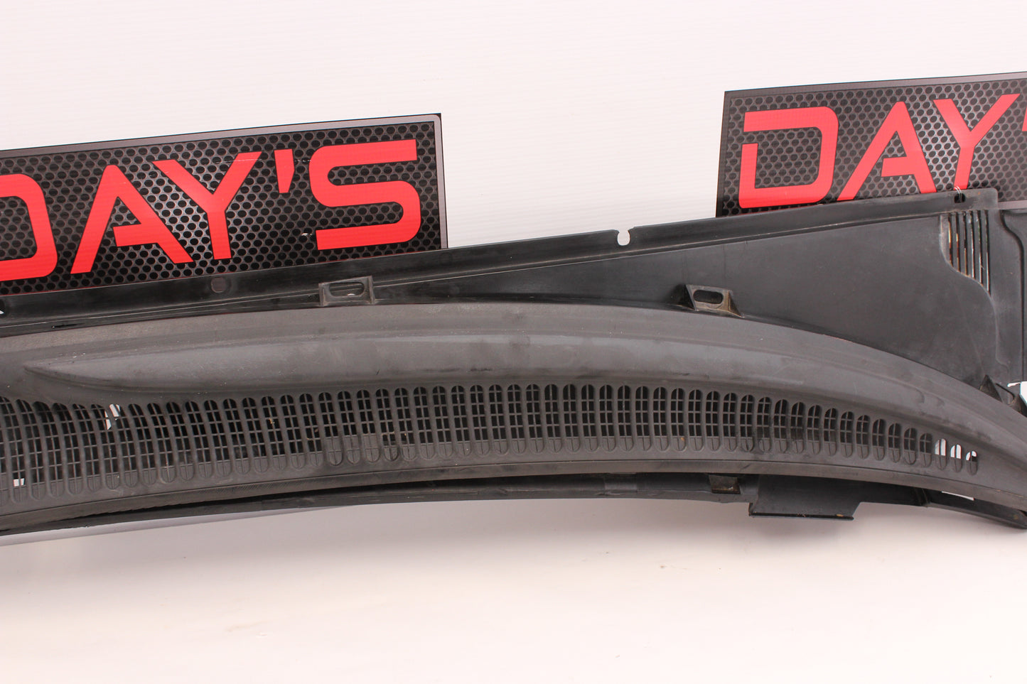 2004 Pontiac GTO Windshield Wiper Cowl 92054216 920521205 OEM - Day's Parts Yard