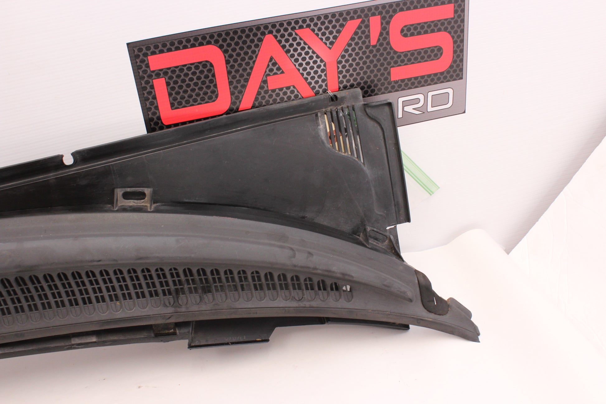 2004 Pontiac GTO Windshield Wiper Cowl 92054216 920521205 OEM - Day's Parts Yard