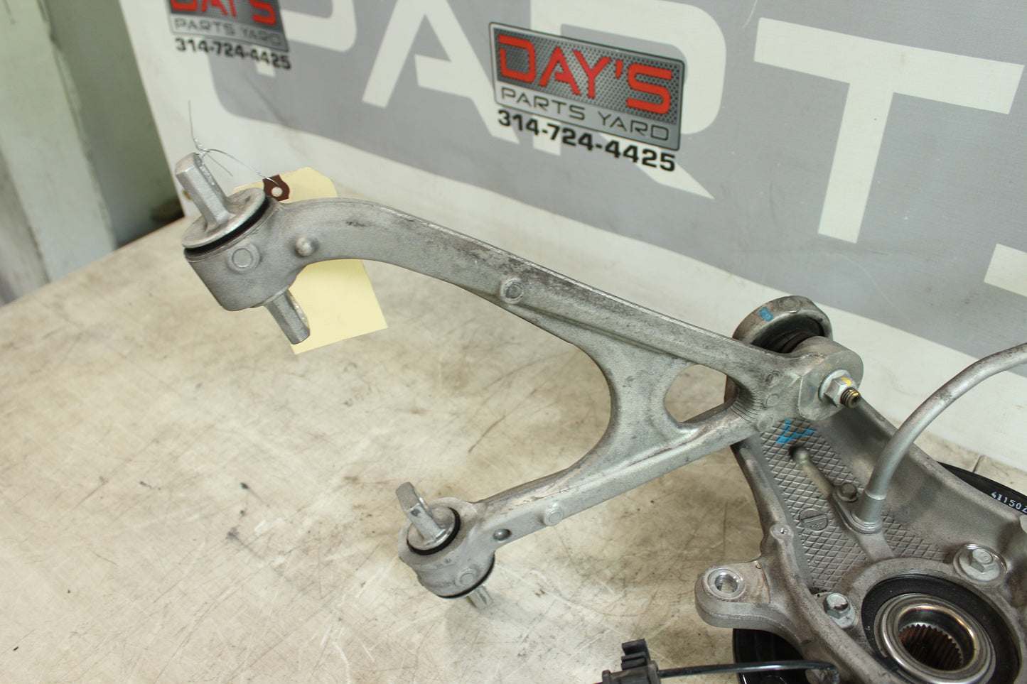 2015 Chevy Corvette Z06 Rear RH Passenger Suspension Spindle Knuckle Hub Control Arms OEM - Day's Parts Yard