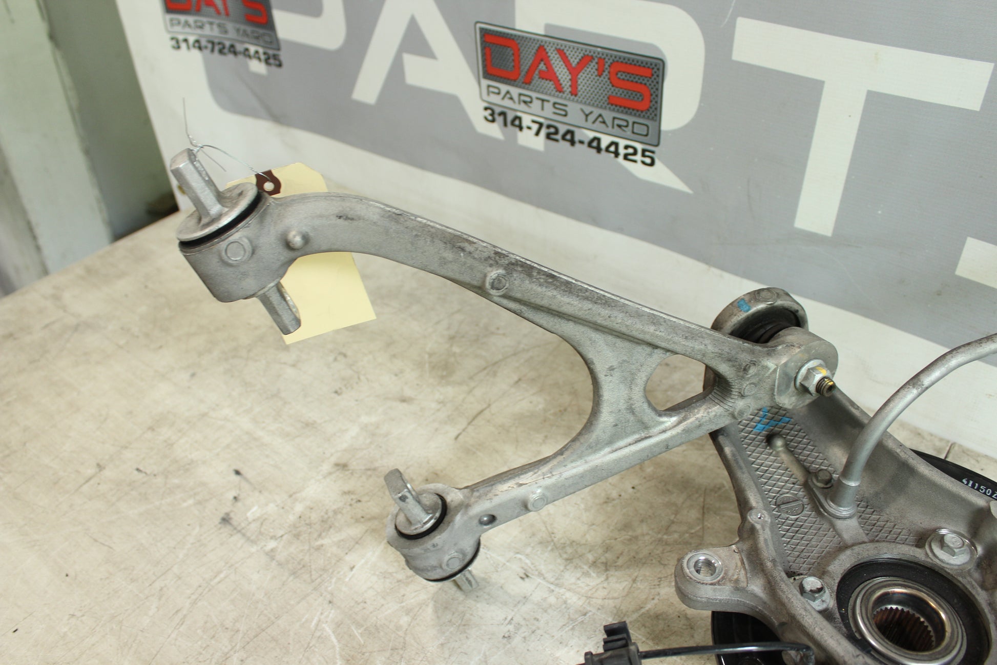 2015 Chevy Corvette Z06 Rear RH Passenger Suspension Spindle Knuckle Hub Control Arms OEM - Day's Parts Yard