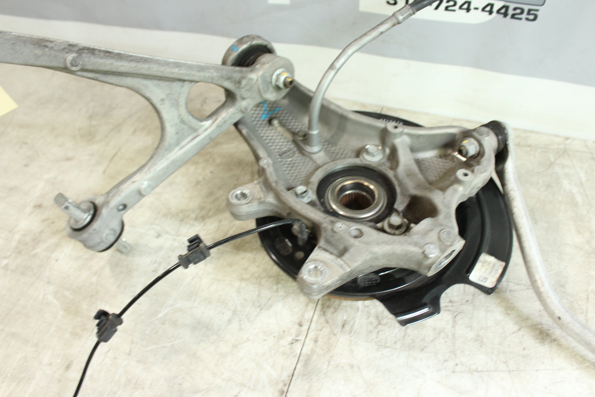 2015 Chevy Corvette Z06 Rear RH Passenger Suspension Spindle Knuckle Hub Control Arms OEM - Day's Parts Yard