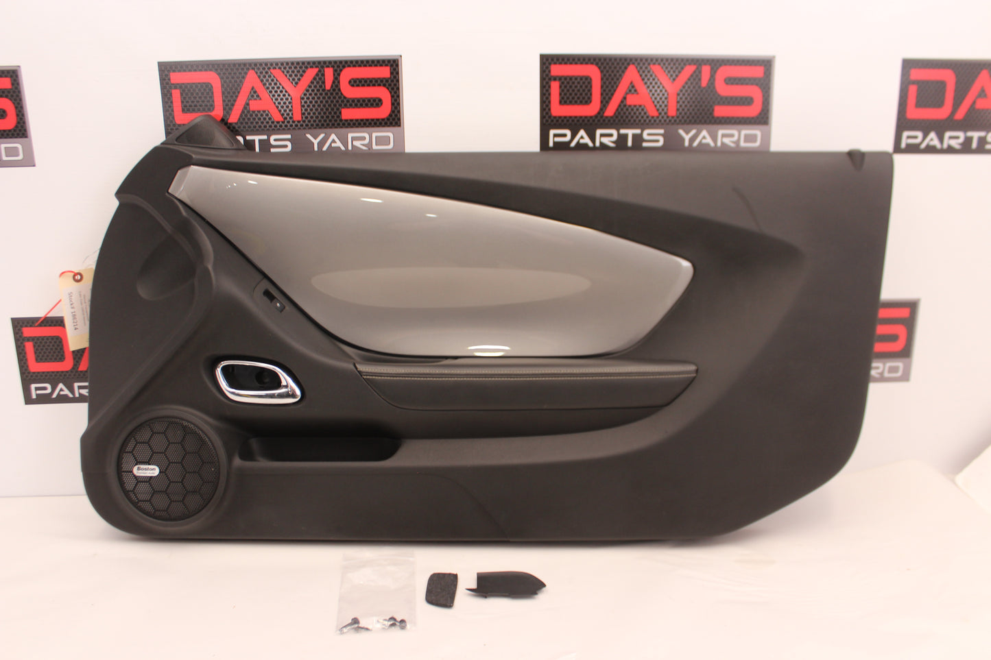 2010 Chevrolet Camaro SS Front RH Passenger Door Panel OEM - Day's Parts Yard
