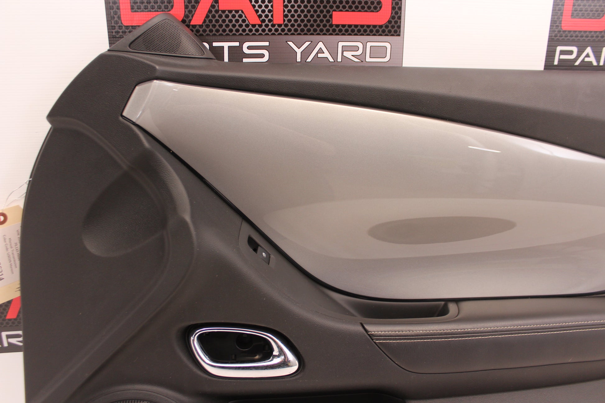 2010 Chevrolet Camaro SS Front RH Passenger Door Panel OEM - Day's Parts Yard
