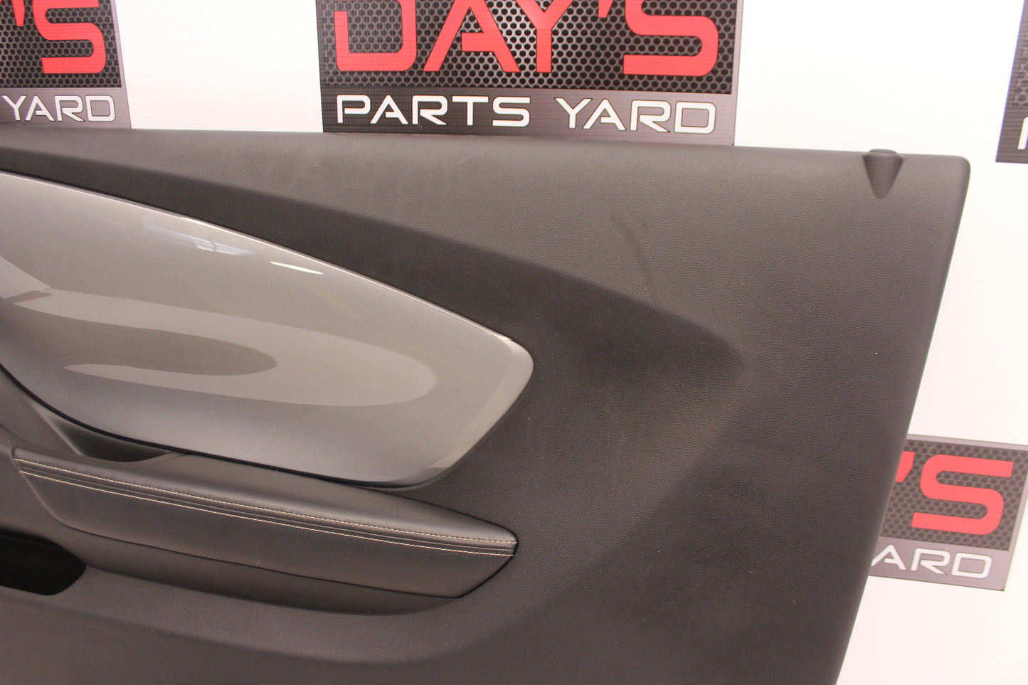2010 Chevrolet Camaro SS Front RH Passenger Door Panel OEM - Day's Parts Yard