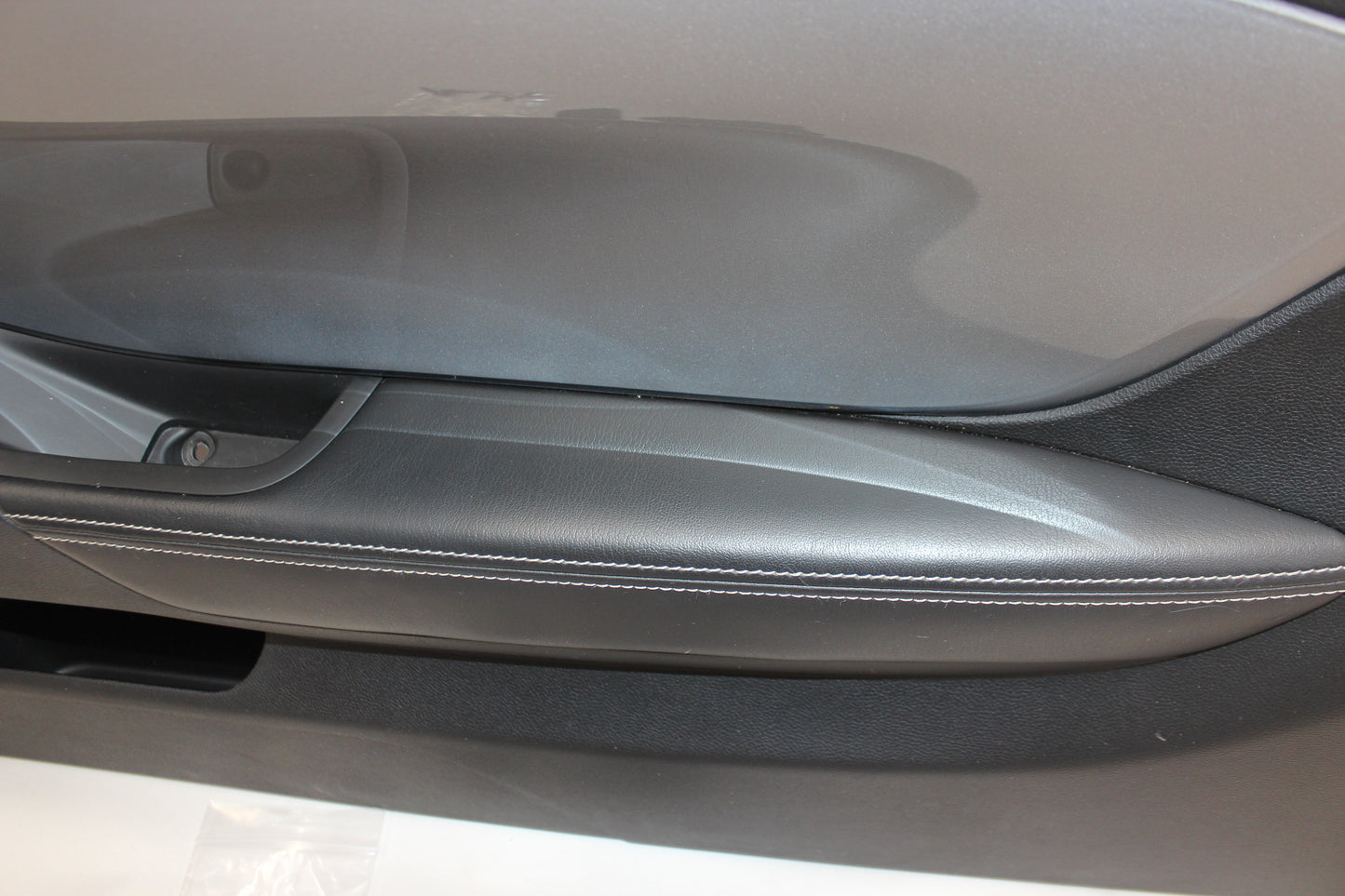 2010 Chevrolet Camaro SS Front RH Passenger Door Panel OEM - Day's Parts Yard