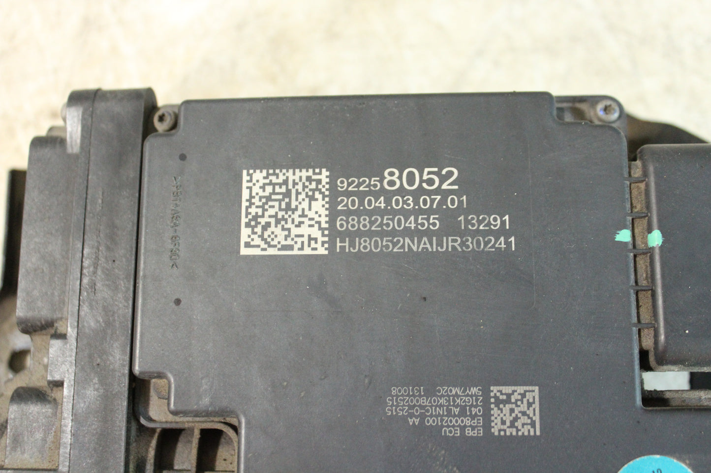 2014 Chevy SS Sedan Emergency E Brake Parking Brake Actuator 92258052 OEM - Day's Parts Yard