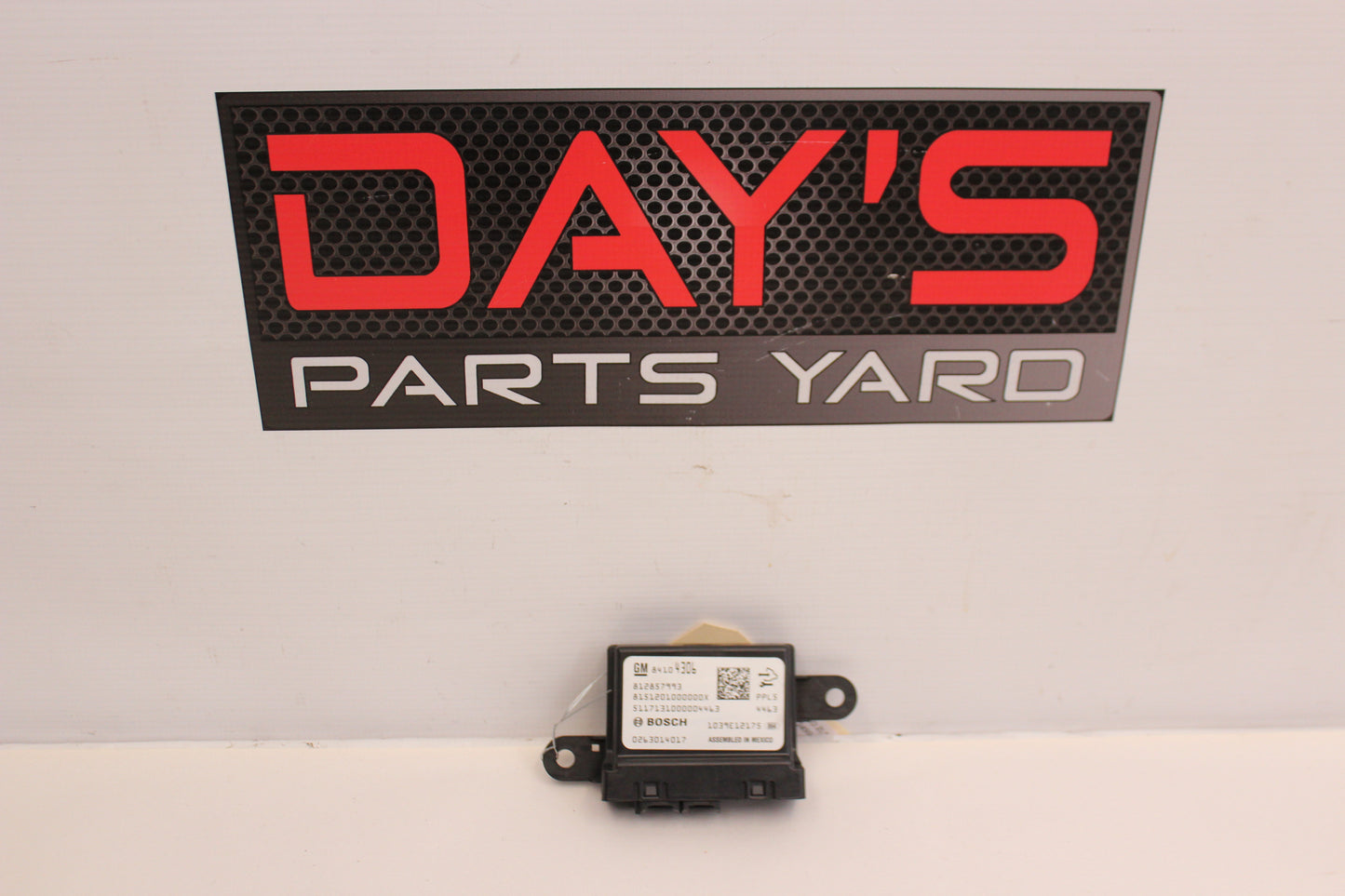 2017 Chevy Camaro ZL1 Parking Assist Module 84104306 OEM - Day's Parts Yard