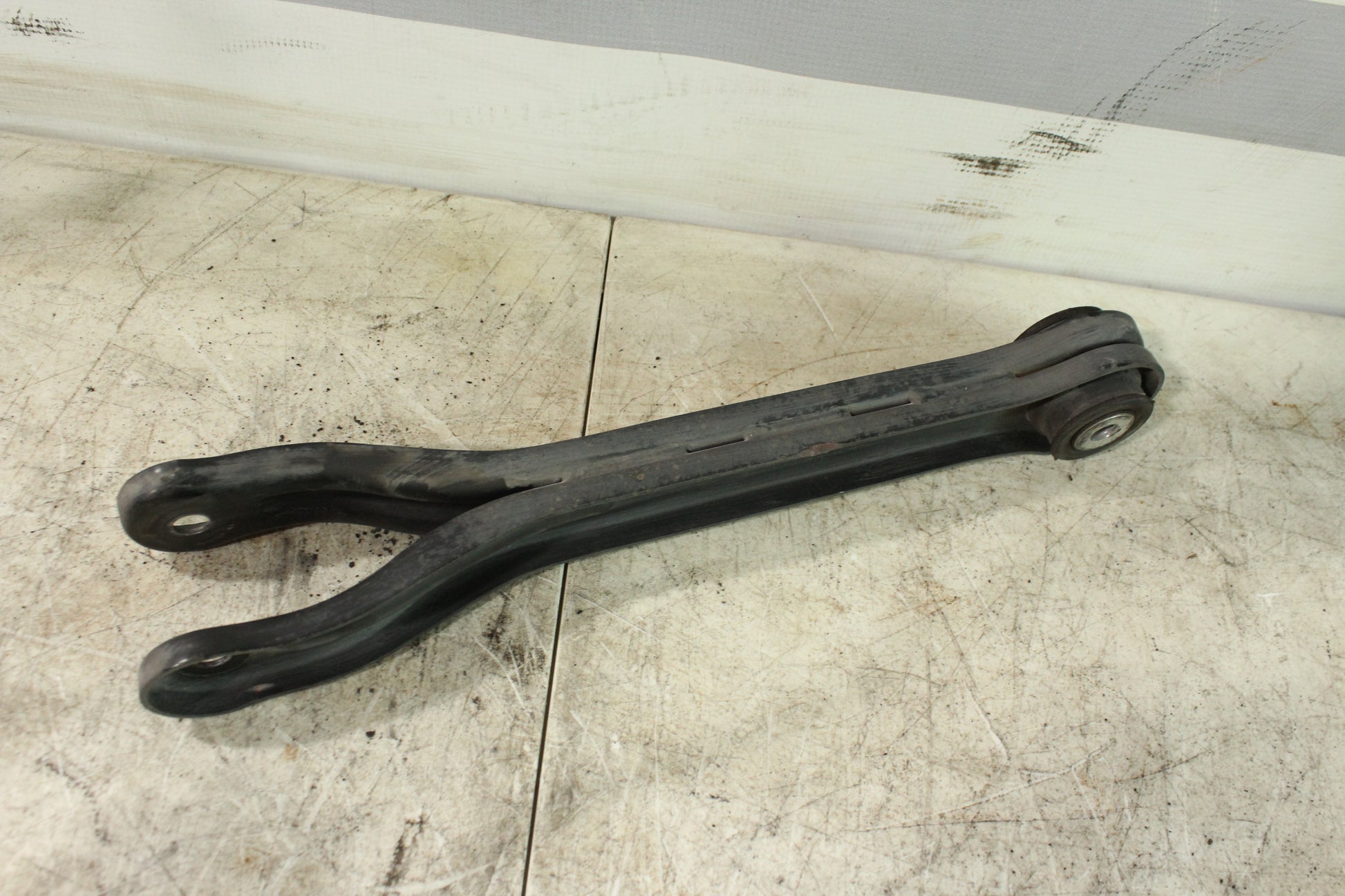 2014 Chevy SS Sedan RH Passenger Rear Suspension Trailing Control Arm 92258174 OEM - Day's Parts Yard