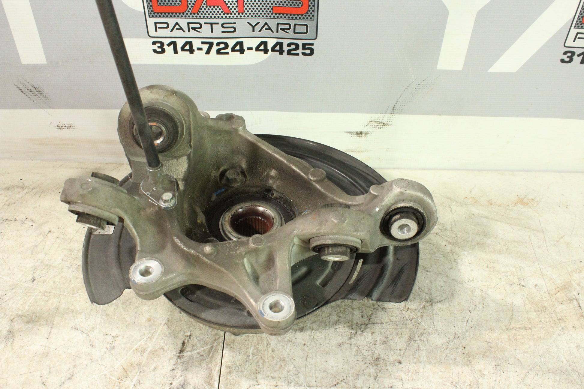2018 Chevy Camaro ZL1 LH Driver Rear Spindle Hub Knuckle OEM - Day's Parts Yard