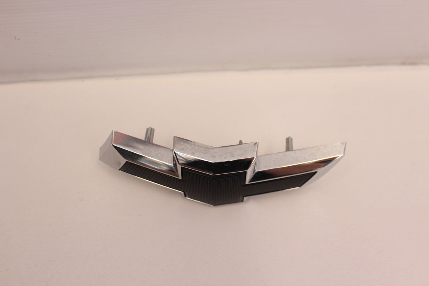 2018 Chevrolet Camaro SS Rear Trunk Bow Tie Emblem OEM
