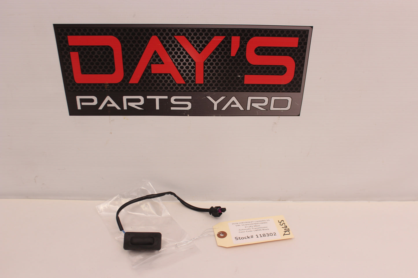 2018 Chevrolet Camaro SS Trunk Lid Opener Release Switch OEM