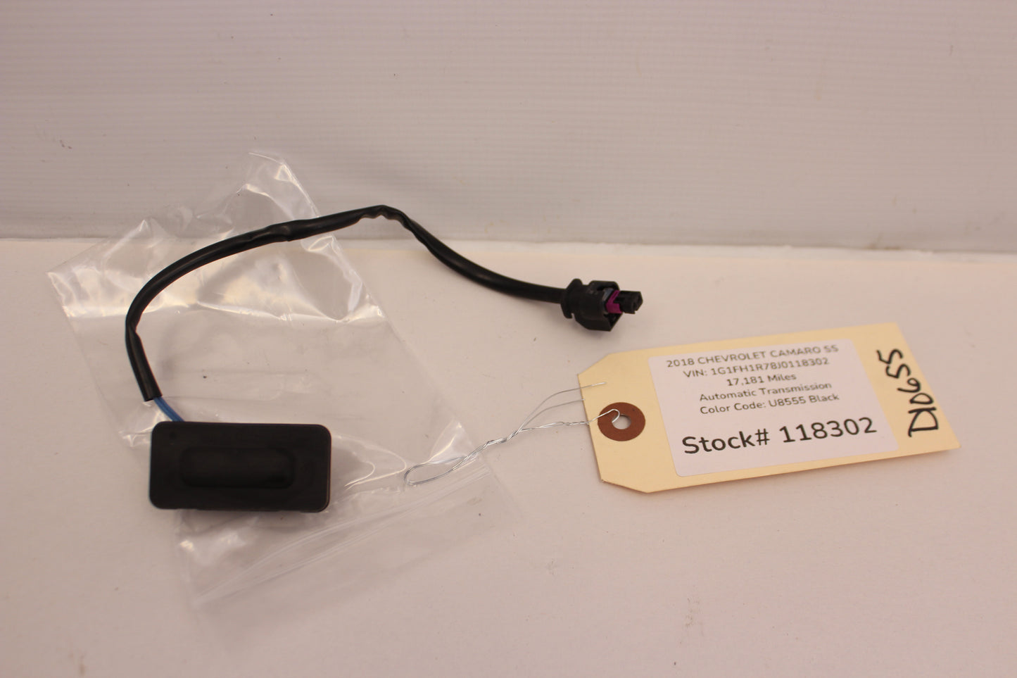 2018 Chevrolet Camaro SS Trunk Lid Opener Release Switch OEM