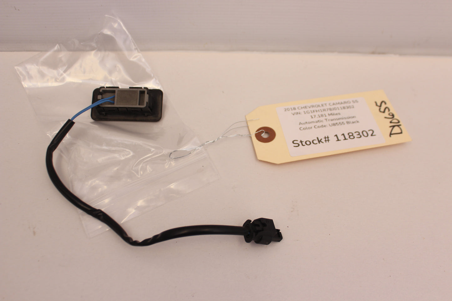 2018 Chevrolet Camaro SS Trunk Lid Opener Release Switch OEM
