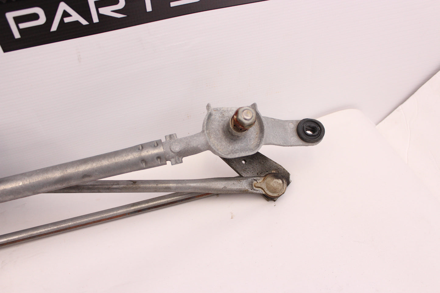 2017 Chevy Camaro SS Windshield Wiper Linkage w/ Motor 23240666 OEM