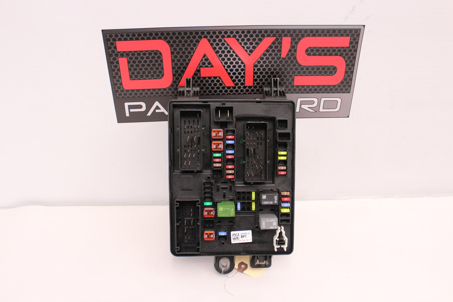 2017 Chevy SS Sedan Rear Trunk Fuse Box Relay 92276935 OEM - Day's Parts Yard