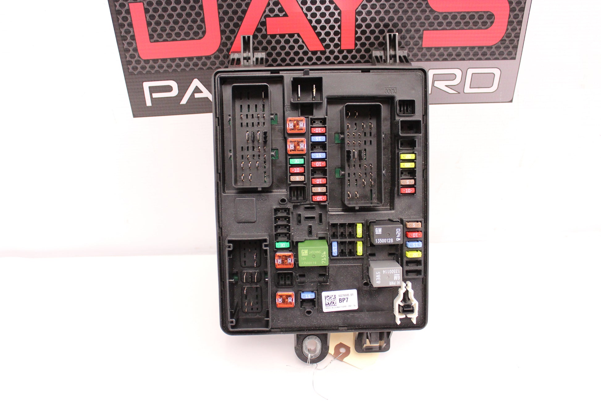 2017 Chevy SS Sedan Rear Trunk Fuse Box Relay 92276935 OEM - Day's Parts Yard