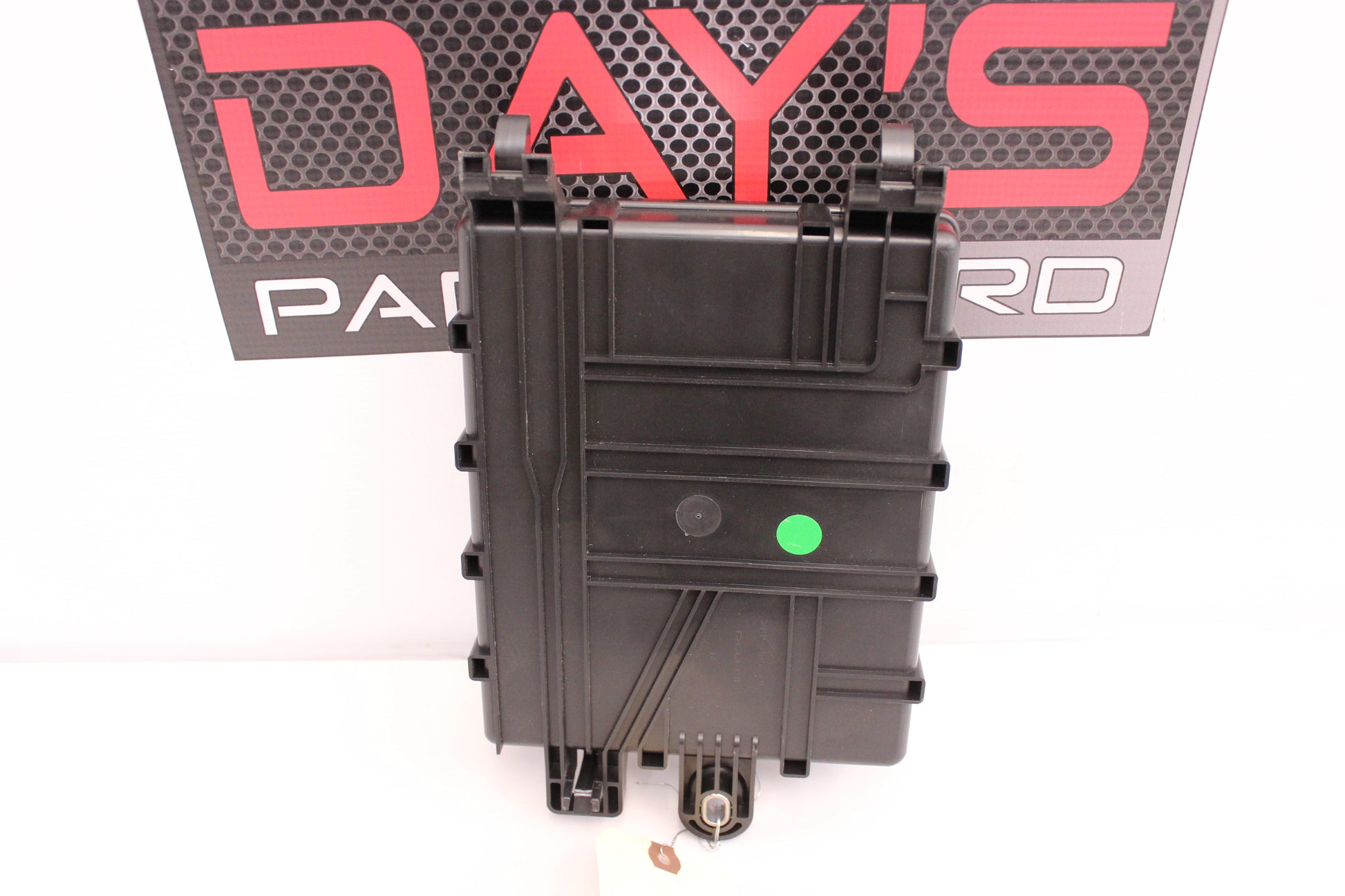 2017 Chevy SS Sedan Rear Trunk Fuse Box Relay 92276935 OEM - Day's Parts Yard