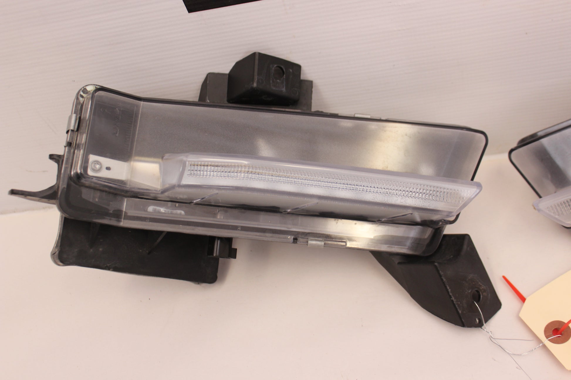2018 Chevy Camaro SS RH & LH Fog Light w/ Ballast 23433654 22907456 OEM - Day's Parts Yard
