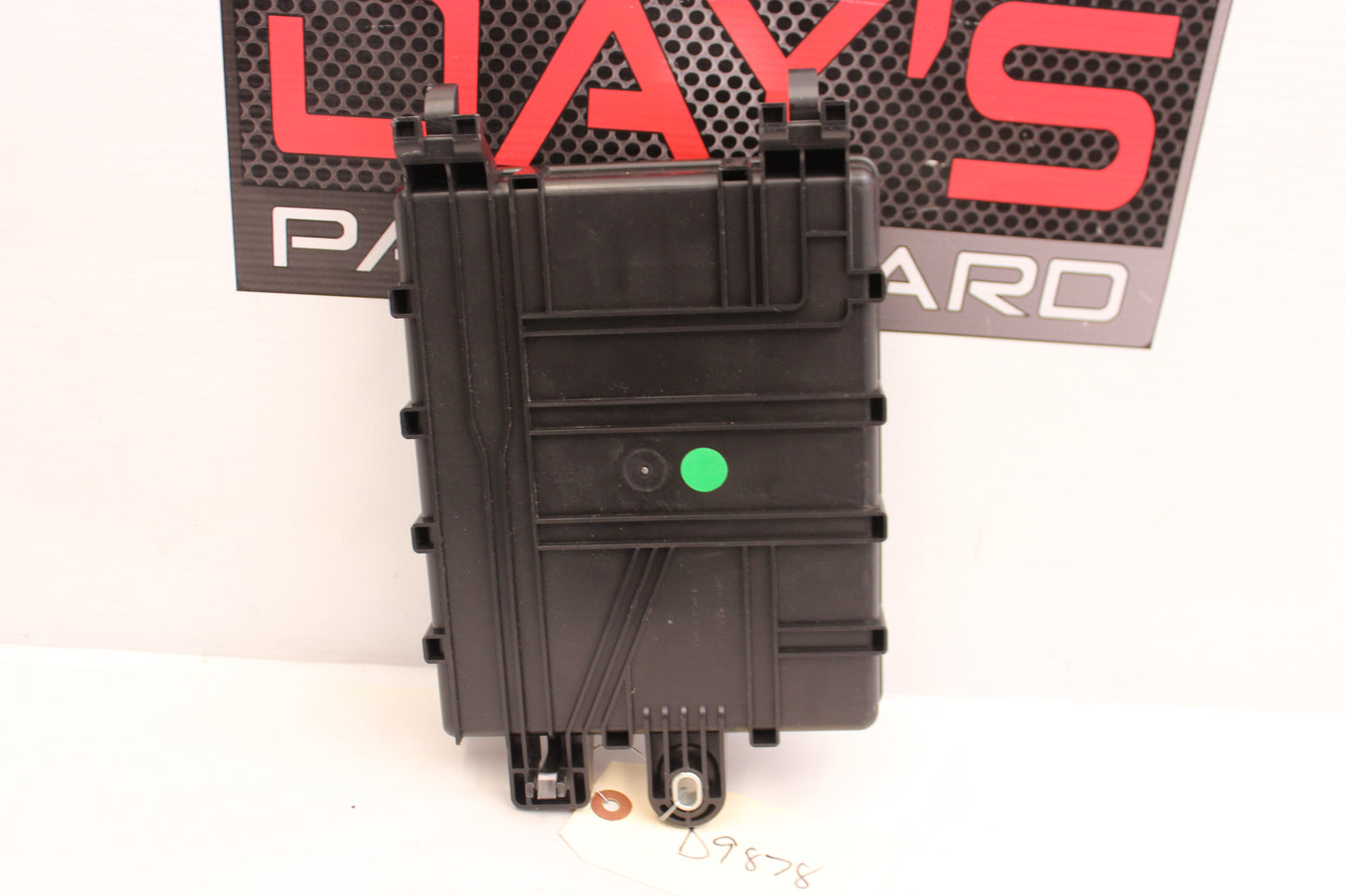 2016 Chevy SS Sedan Rear Fuse Box Relay 92276935 OEM