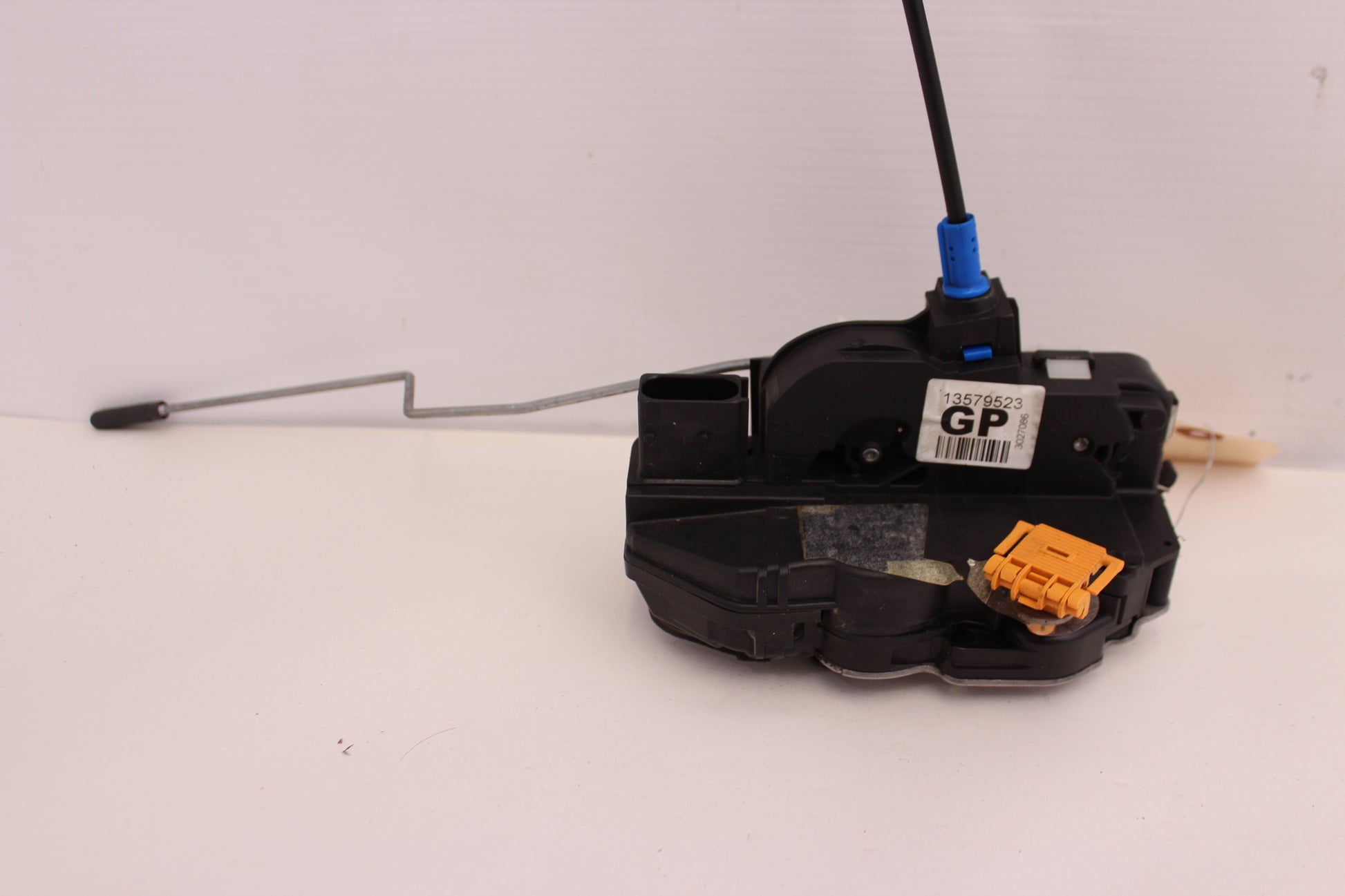 2016 Chevy SS Sedan Front RH Passenger Door Lock Actuator 13579532 OEM - Day's Parts Yard