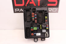 2016 Chevy SS Sedan Rear Fuse Box Relay 92276935 OEM - Day's Parts Yard