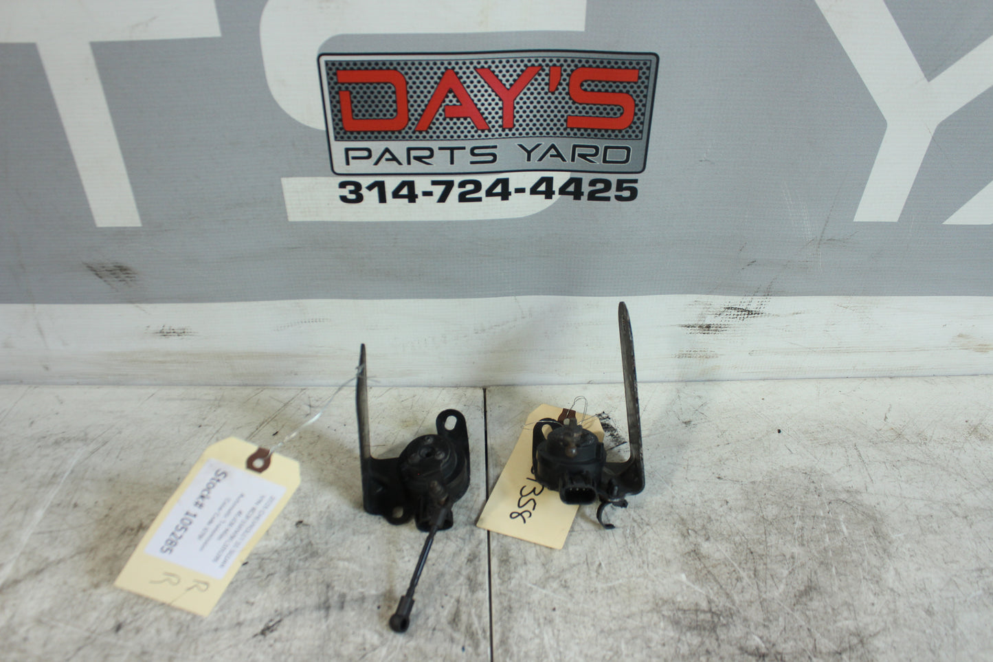 2015 Chevy SS Sedan Front RH & LH Ride Height Suspension Sensors 92258174 OEM