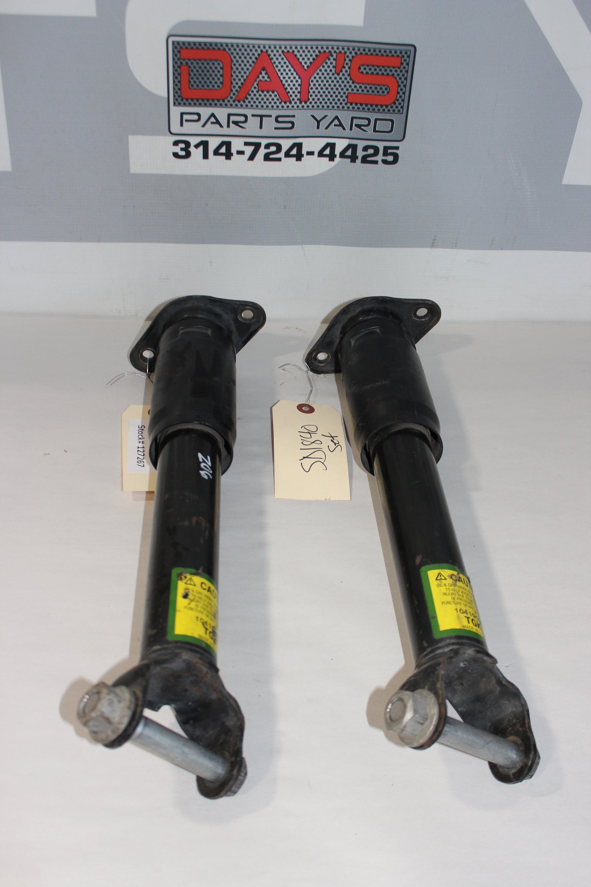 2007 Chevy Corvette C6 Rear RH & LH Shock Strut OEM - Day's Parts Yard