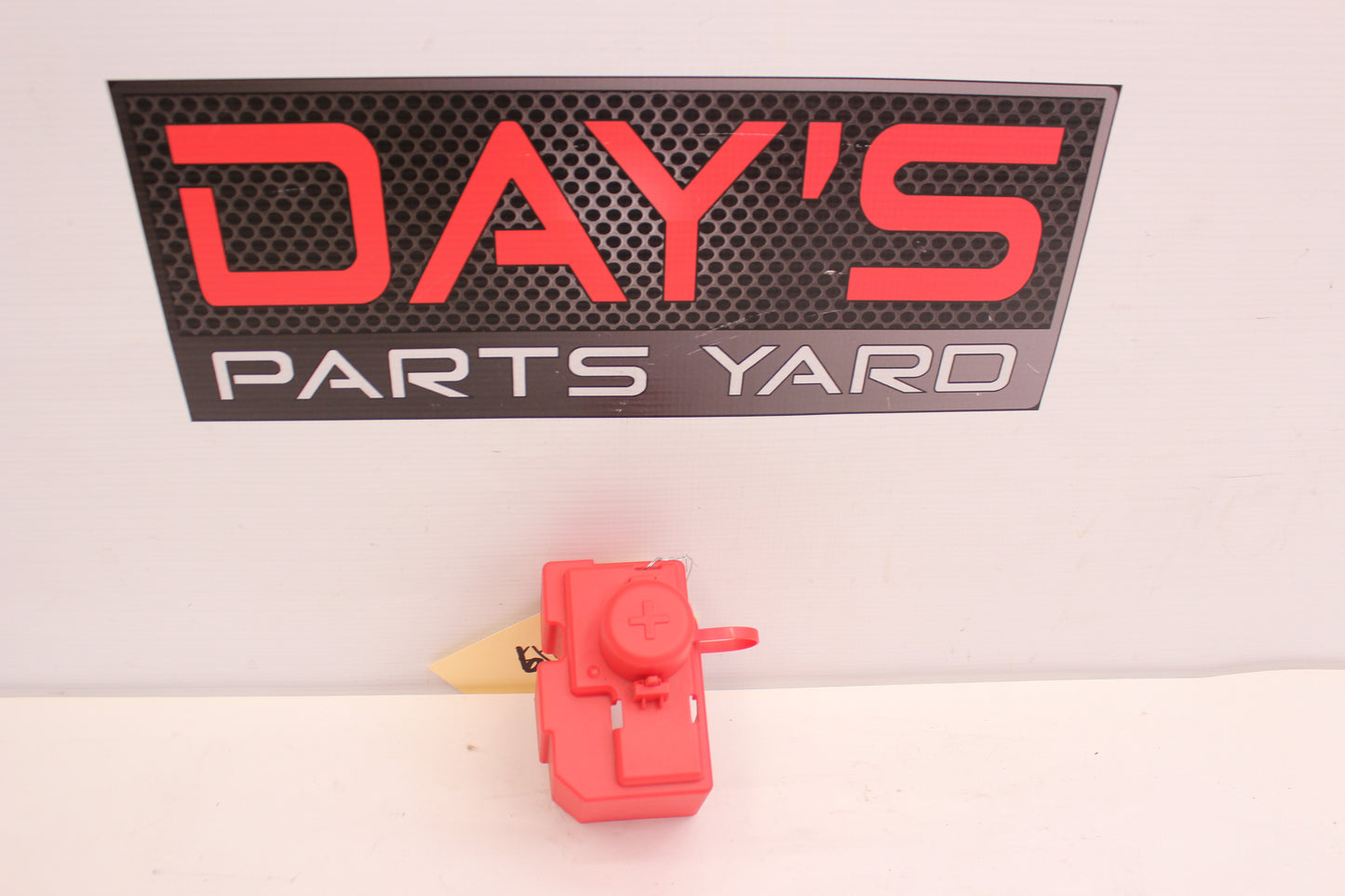 2015 Chevy SS Sedan Positive Battery Jump Start Cover 92458299 OEM