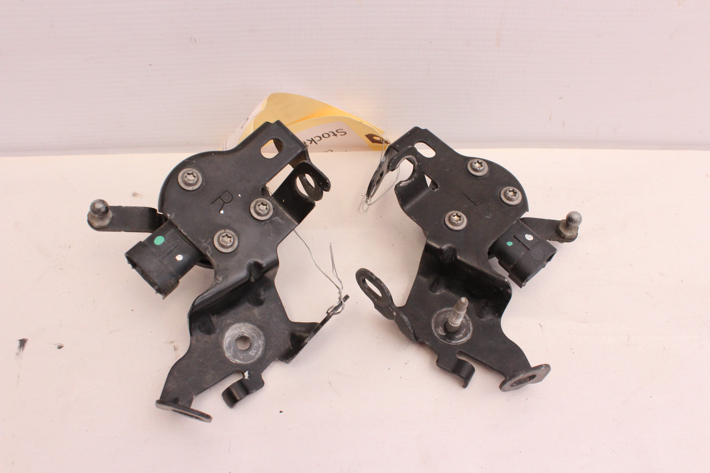 2015 Chevy SS Sedan RH & LH Rear Ride Height Suspension Sensor 92273674 92273673 OEM