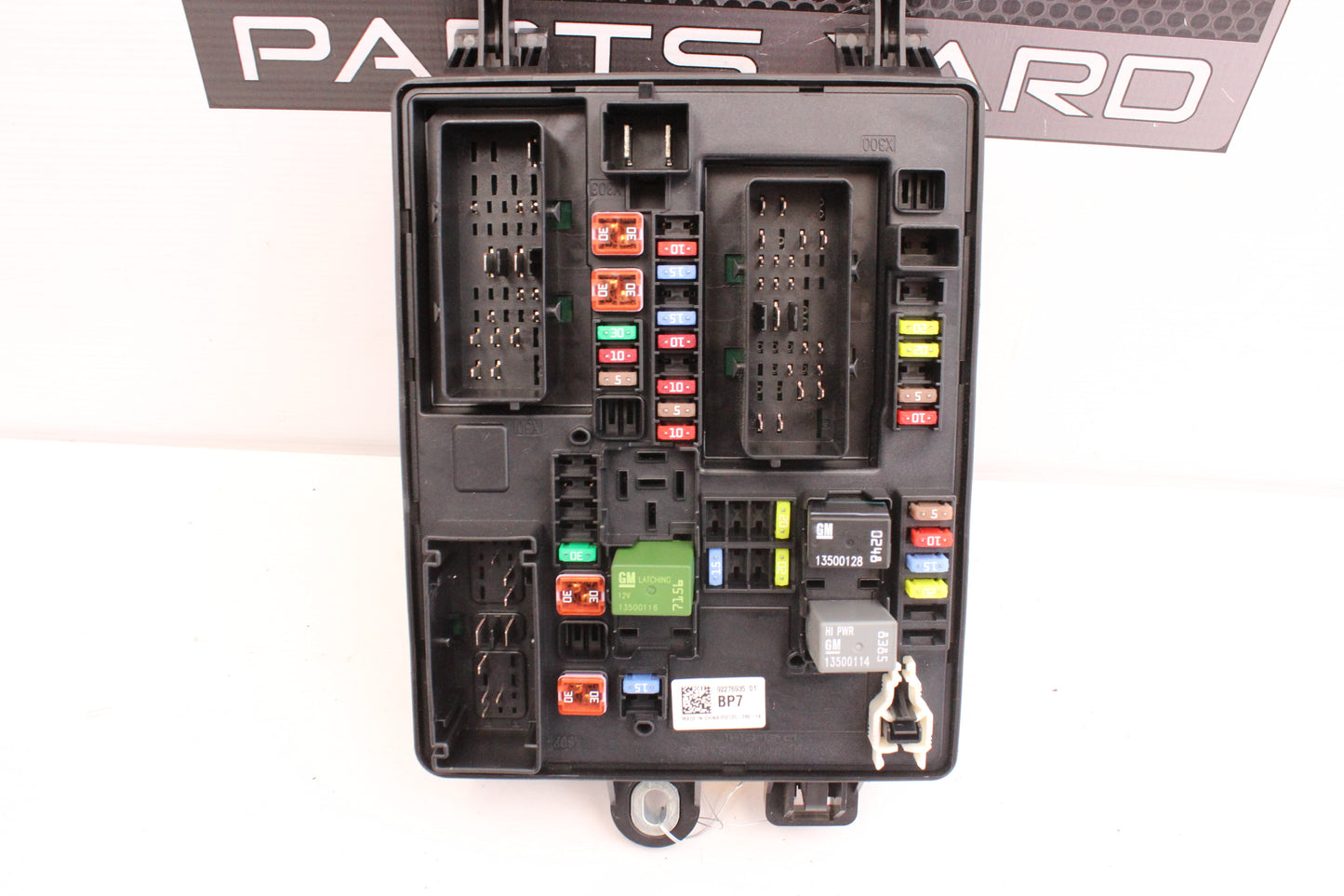 2015 Chevy SS Sedan Rear Fuse Box Relay 92276935 OEM