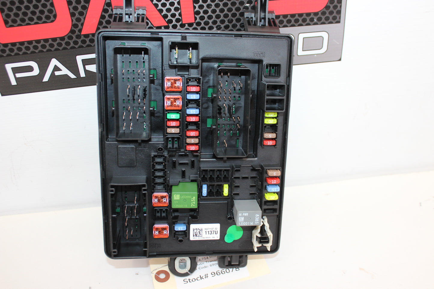 2014 Chevy SS Sedan Rear Fuse Box Relay 92271137 OEM