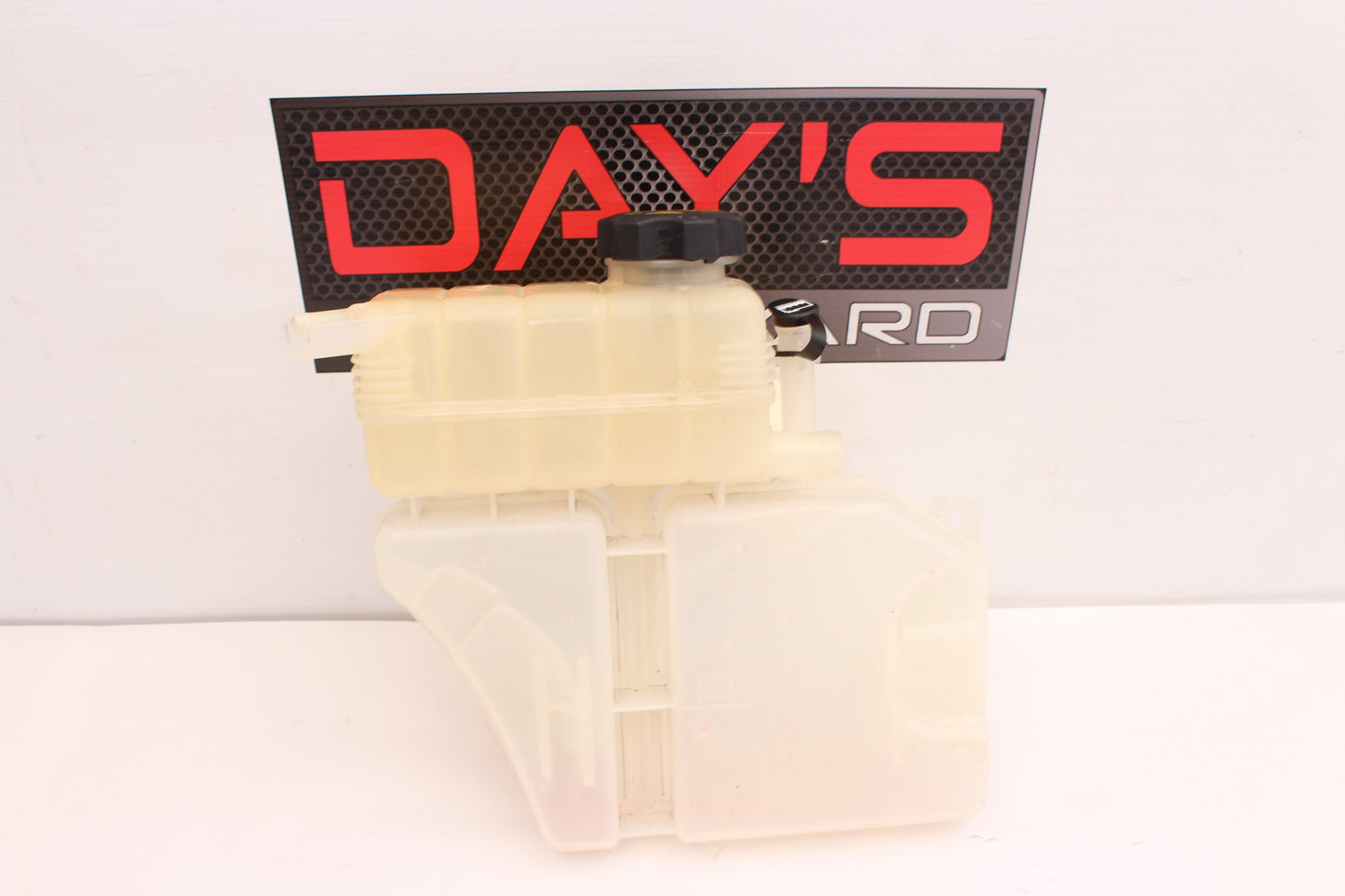 2018 Chevy Camaro ZL1 Coolant Recovery Reservoir Tank 22943113 OEM
