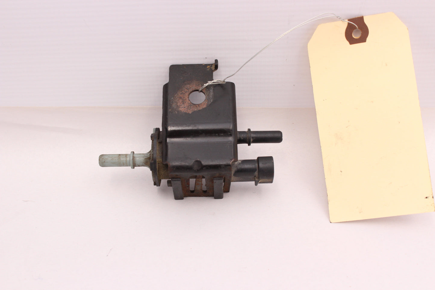 2008 Pontiac G8 GT Evap Valve OEM - Day's Parts Yard