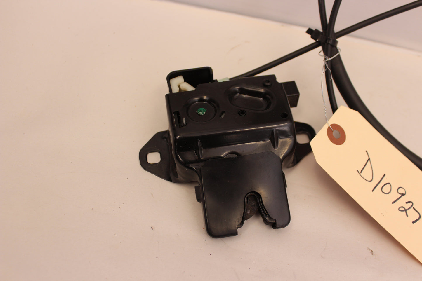 2015 Chevy SS Sedan Trunk Latch Actuator w/ Cable OEM
