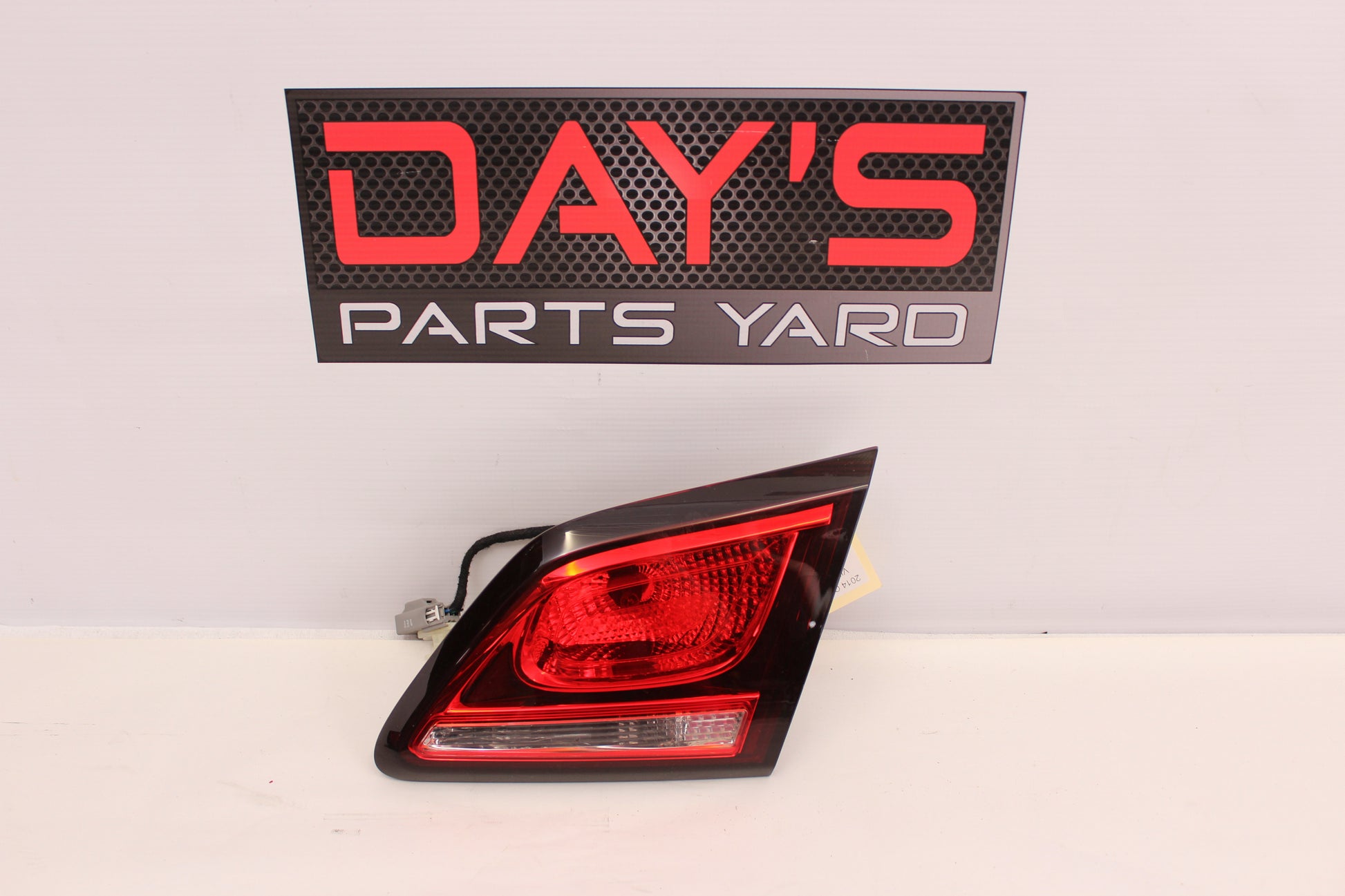 2014 Chevy SS Sedan RH Passenger Inner Tail Light Taillight 92270557 OEM - Day's Parts Yard