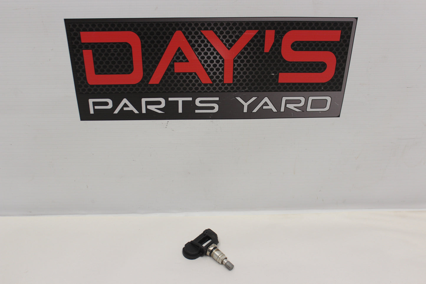 2015 Chevy SS Sedan Tire Pressure Sensor 13581559 OEM